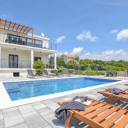 House Zelini *